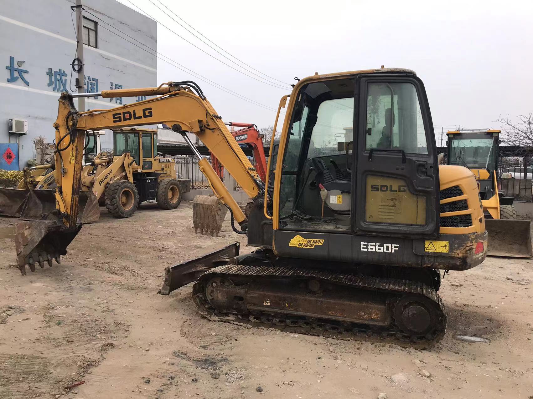 Used E660F Crawler Excavator Backhoe Excavator with Yanmar Engine for Construction/Mining