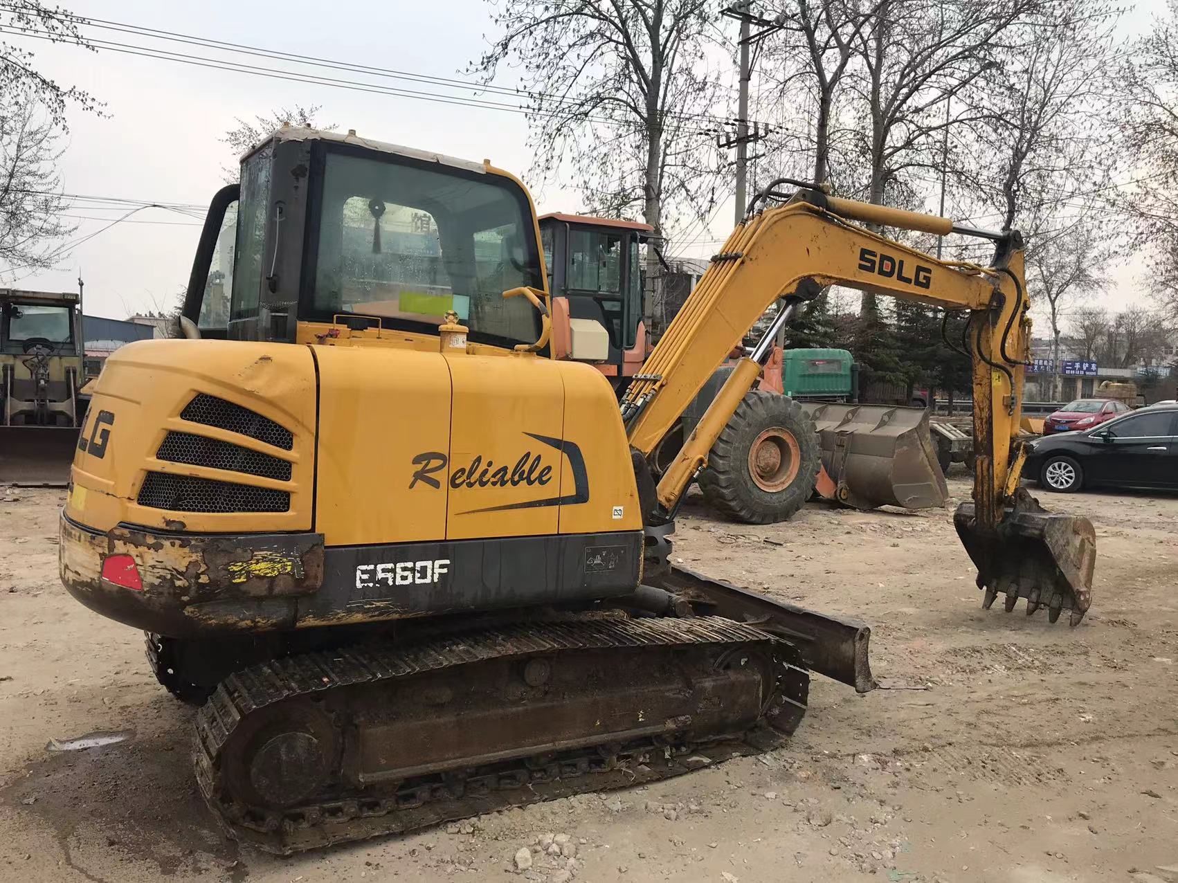 Used E660F Crawler Excavator Backhoe Excavator with Yanmar Engine for Construction/Mining